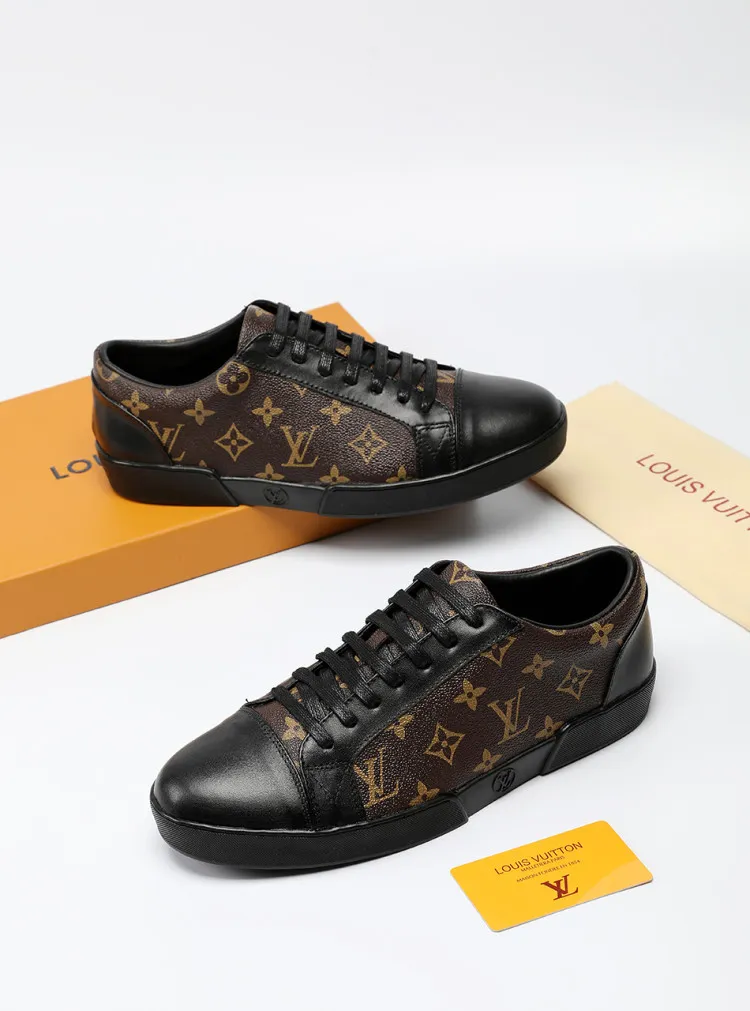 Factory price: 360💰LV official website popular series🔥🔥: 2 production, selected high-end imported cowhide, sheepskin lining sheepskin pads, paired with Louis Vuitton Monogram Ecli men's shoes 💰se canvas and pure black rubber soles, the ultimate simple design, the perfect interpretation of the latest inspiration for shoes, the integration of classics and fashion, high-end quality, worthy of your possession. The bottom car line will never be unglued🏆🏆🏆Welcome all sellers to sell in the picture above. We can send one piece on behalf of you. The code number is 38-44 (45 codes can be customized)